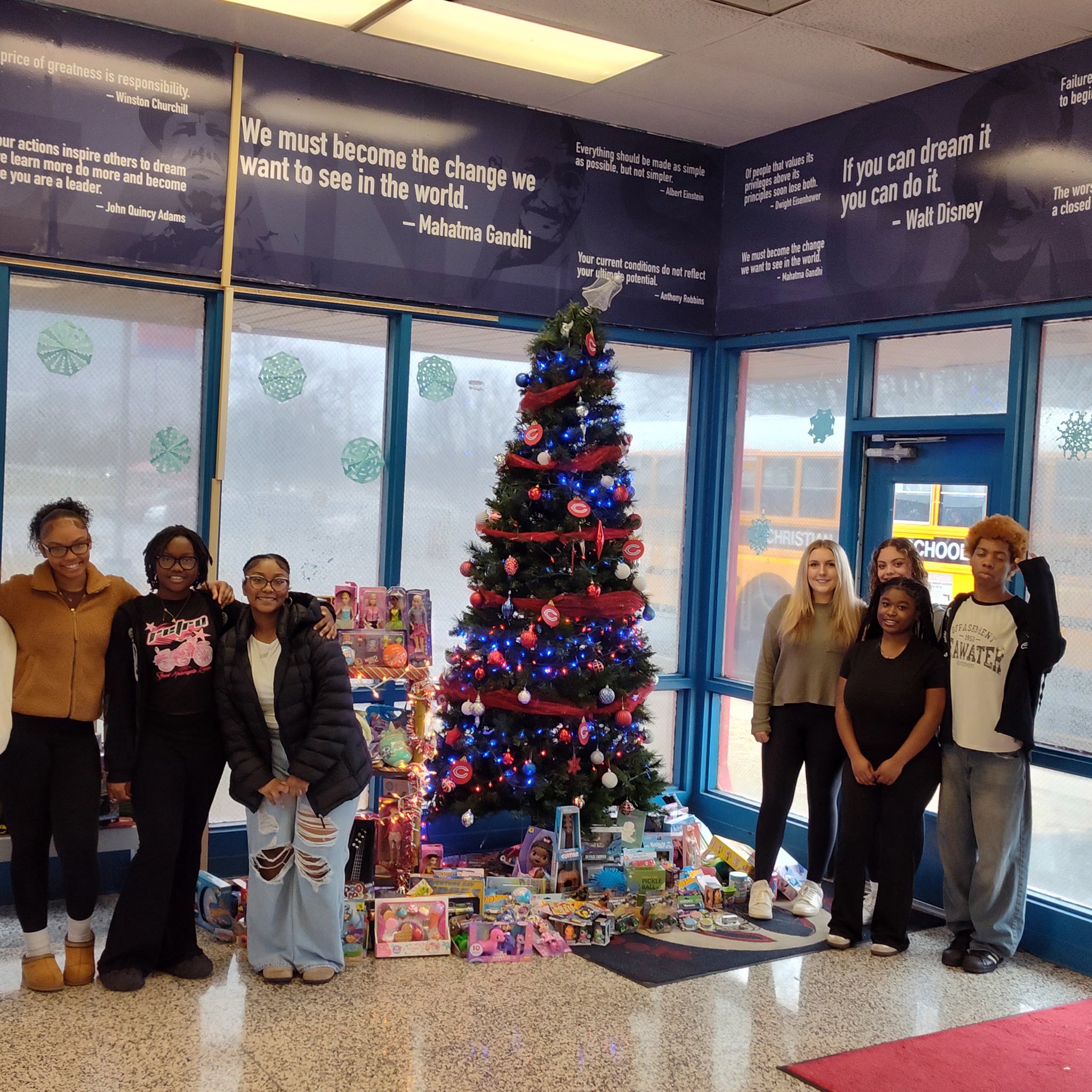Colonels Unite to Spread Holiday Cheer Through Service and Giving