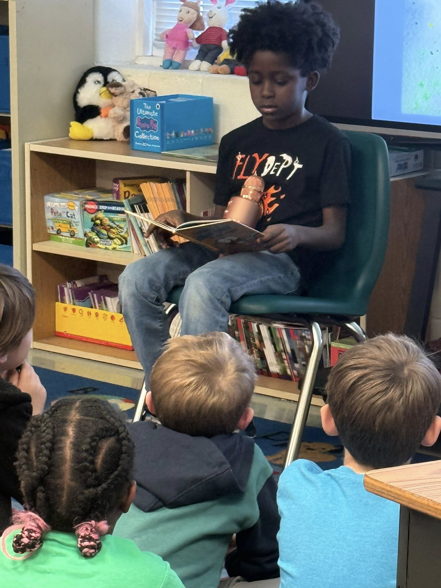 Students Celebrate Reading at South Christian Elementary with “Wear a Shirt You Can Read” Day